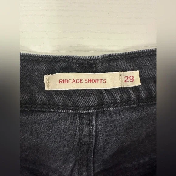 Women's Levi Ribcage Black Denim Shorts Waist Size 29 - Picture 4 of 7